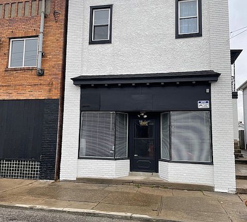 3rd image of 5350 Warren Ave #4