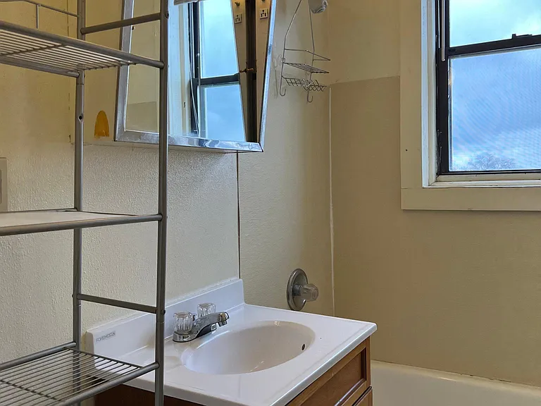 1223 Beacon St — Photo 7