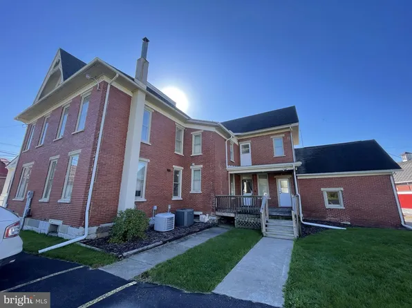 104 North St, Millheim, PA 16854