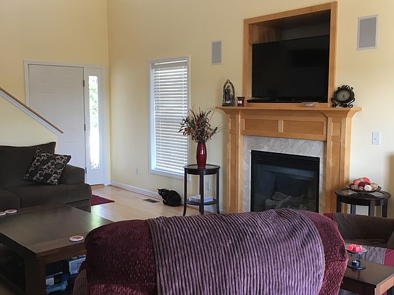 3rd image of 605A Sunflower St