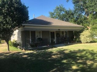 214 W Mount Vernon St, Mabank, TX 75147