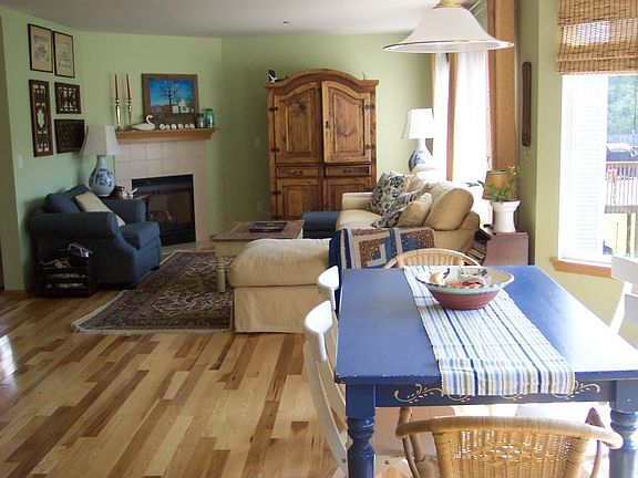 Family and Breakfast Rooms