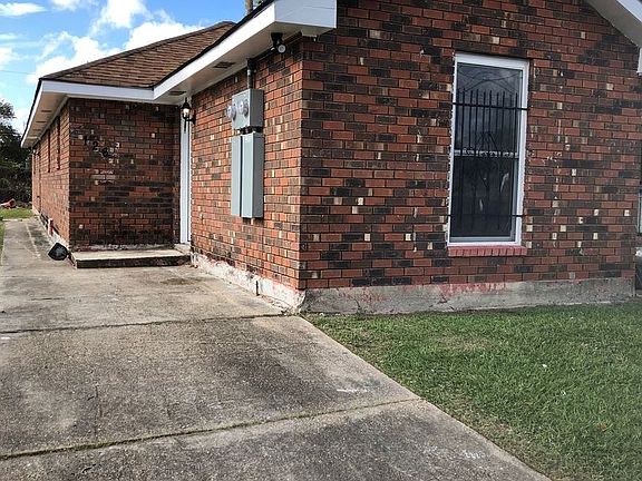 2nd image of 2126 Piety St