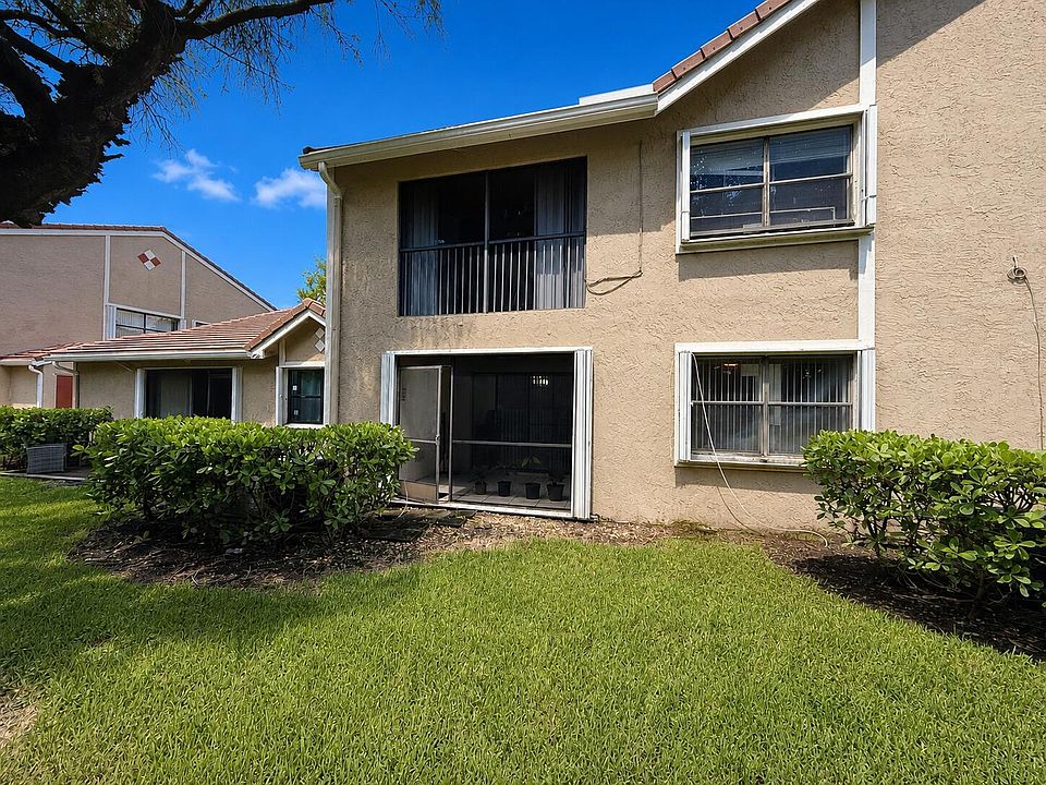 1st image of 9601 RIVERSIDE Drive #A5