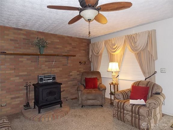 5th image of 1005 Weinland St