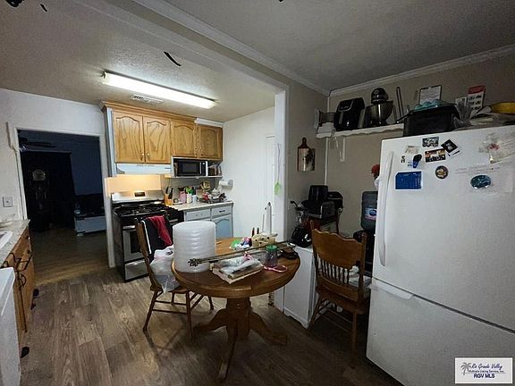 4th image of 302 W Wilson Ave