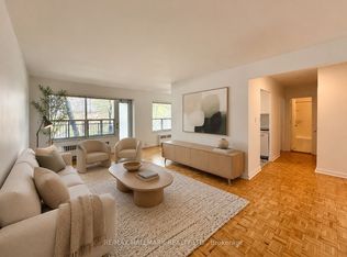 30 Upper Canada Dr #208, Toronto, ON M2P1S1