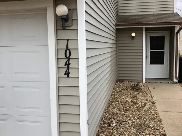 1044 SW Lilly Cir, Topeka, KS 66604