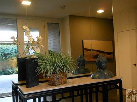 Entryway with double door entry.