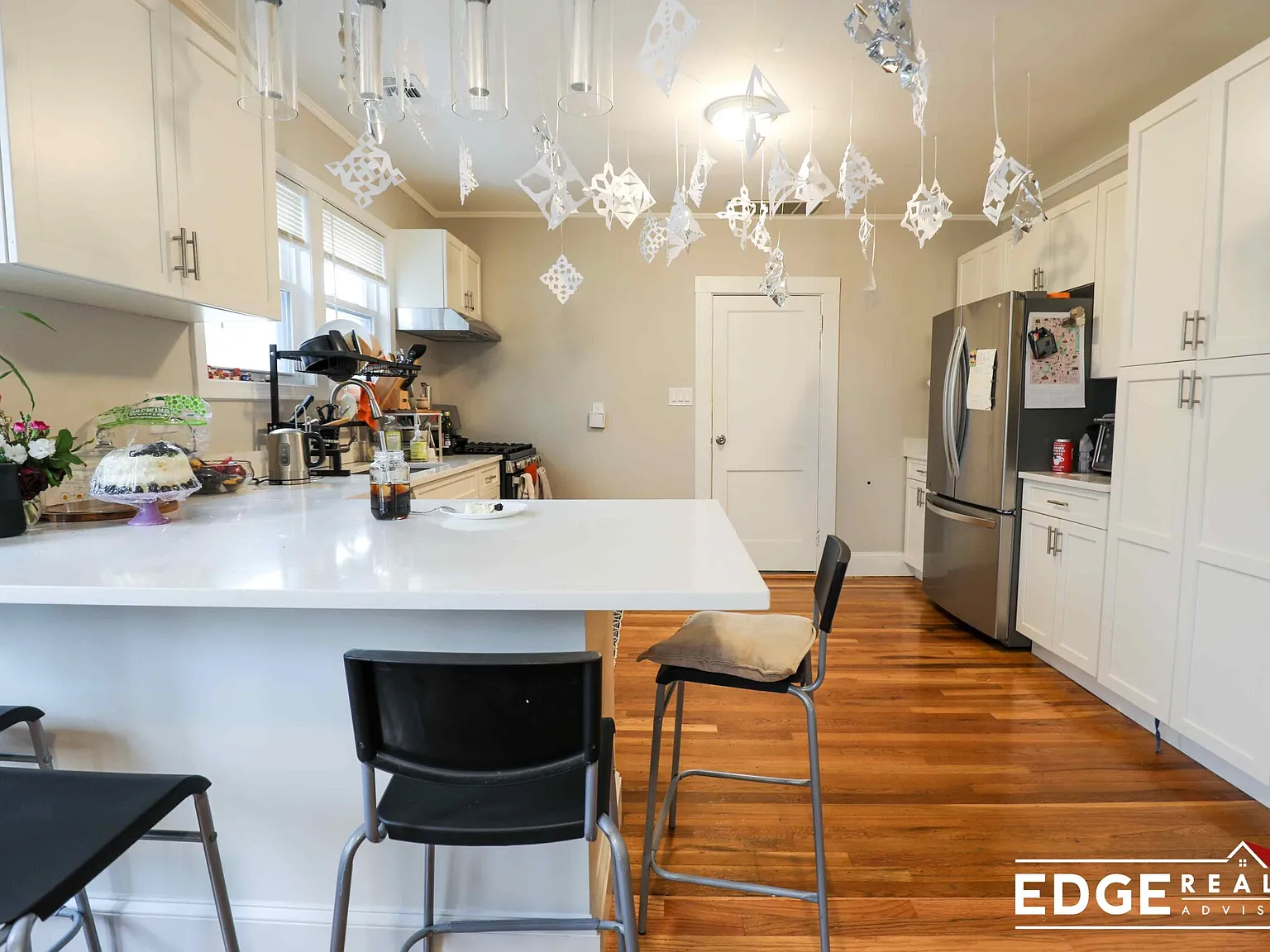 4 bed, 1800 sqft, $4,800 — Photo 2