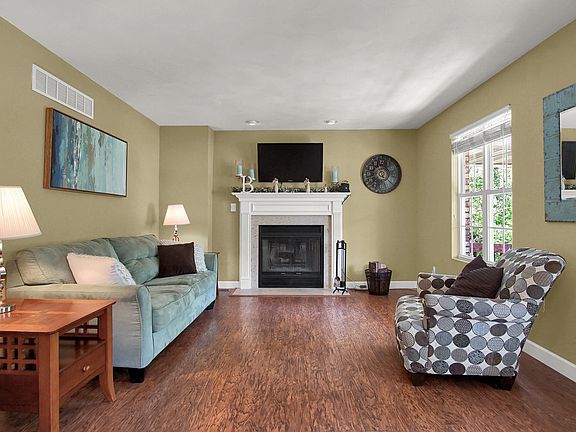 3rd image of 7 Tealbrook Ct