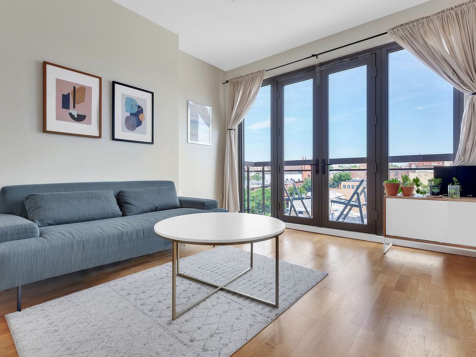 1st image of 500 4th Ave APT 7I