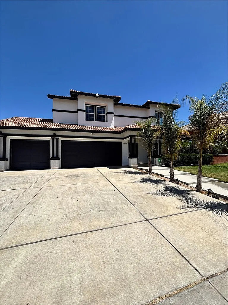 5 bed, 2887 sqft, $4,200 — Photo 1
