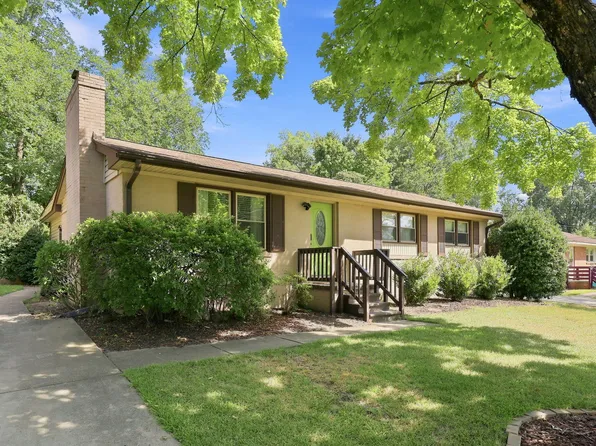 913 Greenwich St, Raleigh, NC 27610