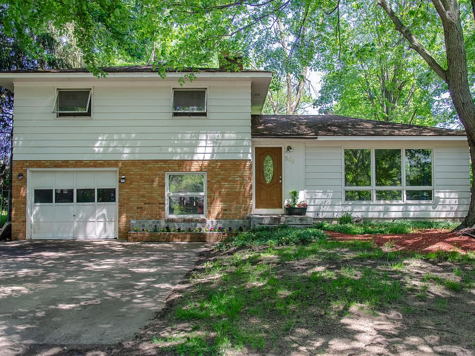 1st image of 549 W 31st St