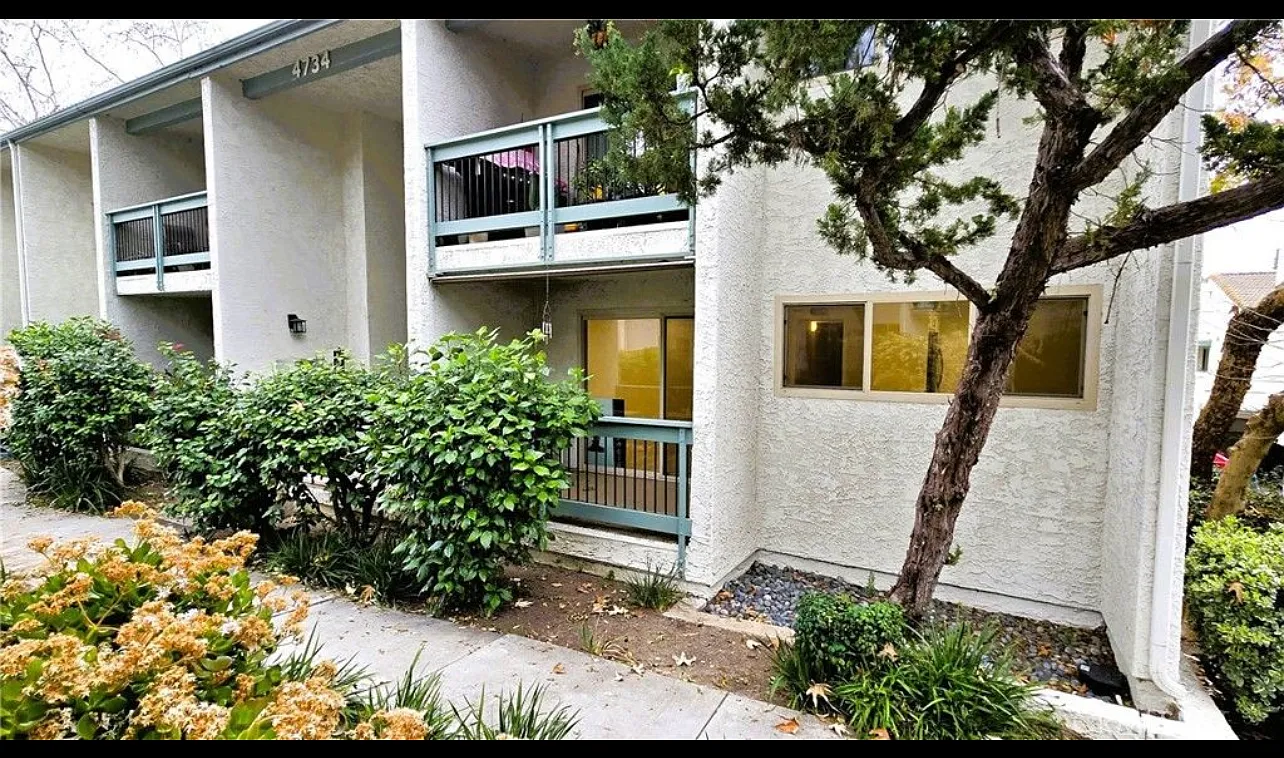 2 bed, 1054 sqft, $3,500 — Photo 1
