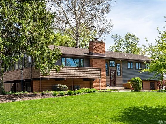 2nd image of 3838 Saint Andrews Dr