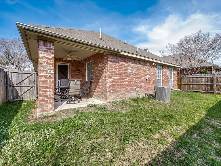 402 Horse Shoe Dr — Photo 23