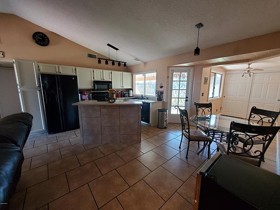 5th image of 3139 W Woodridge Dr