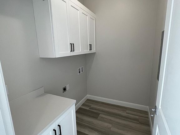 3rd image of 4568 S Sophia Ln
