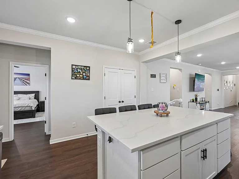 716 Killam Dr — Photo 12