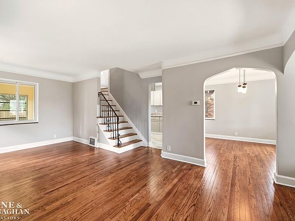 5th image of 9155 Grayton St