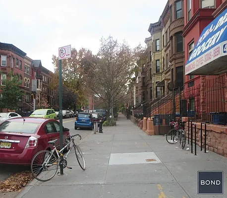 Rented by Bond New York | media 31