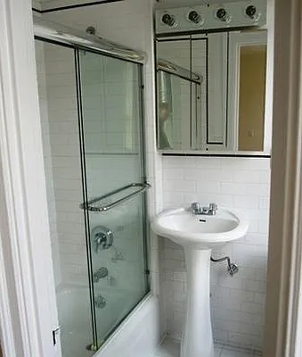 Rented by Siderow Residential Group | media 12