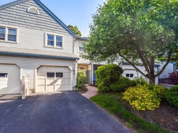 55 Crystal Brook Way Unit E, Marlborough, MA 01752