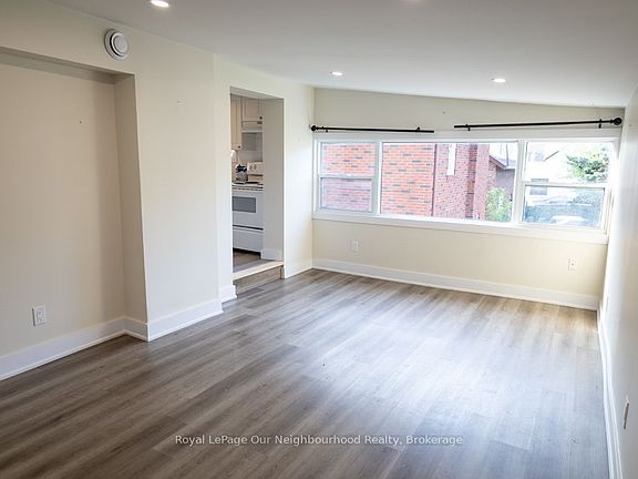 3rd image of 103 Ritson Rd S Unit 3