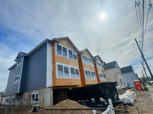 60 Dewitt St, Garfield, NJ 07026