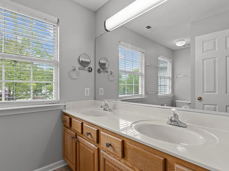 5316 Corinthian Way — Photo 22