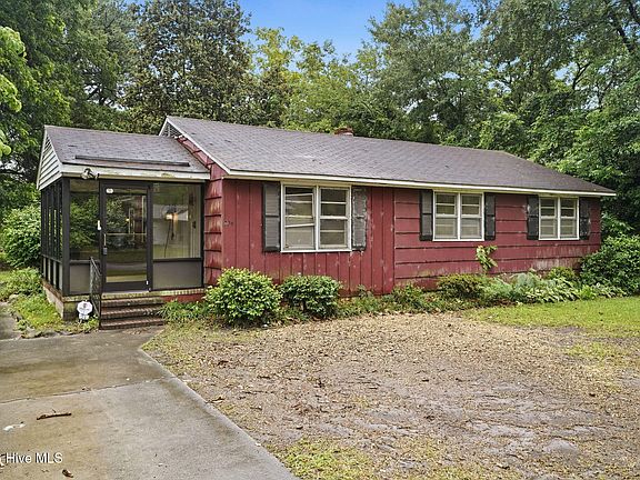 2nd image of 224 Banks Avenue