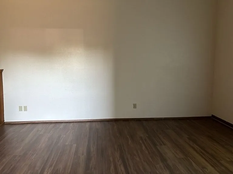 4504-4506 Campbell Dr SE — Photo 3