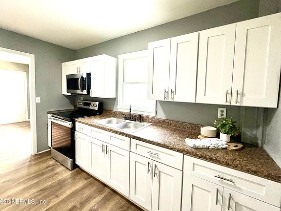 5th image of 5514 GREEN FOREST Drive