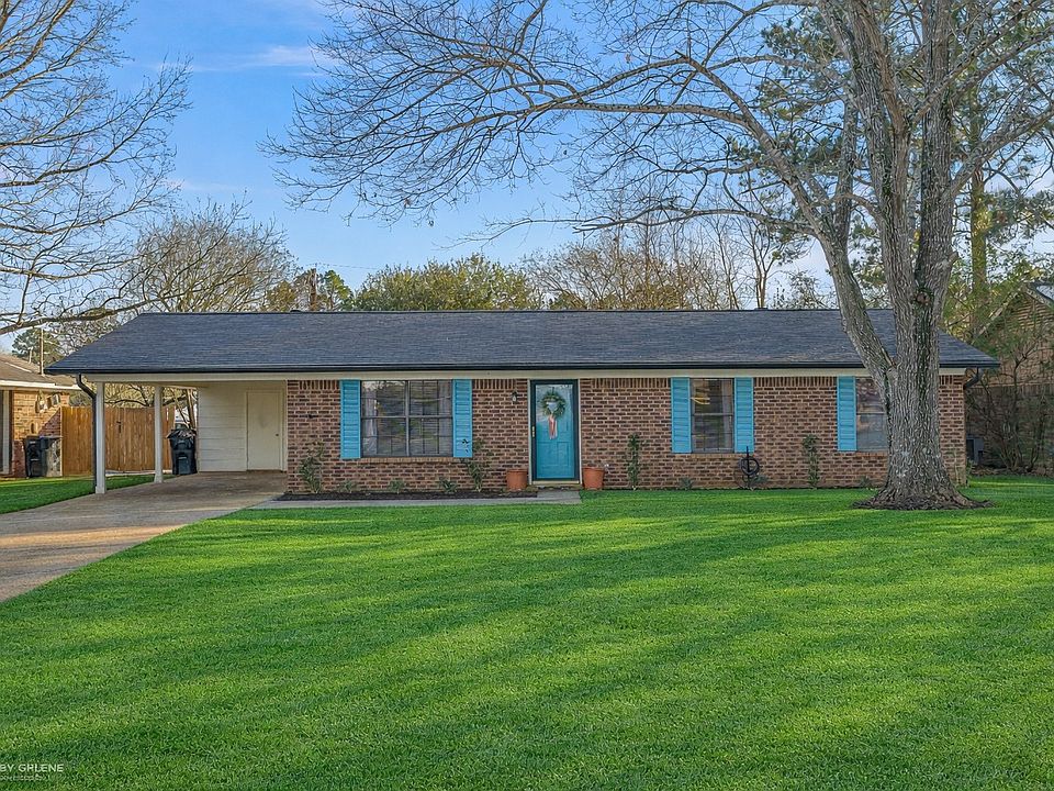 1st image of 427 Cherry Oak Ln