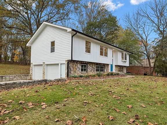 4th image of 1126 Lakewood Dr