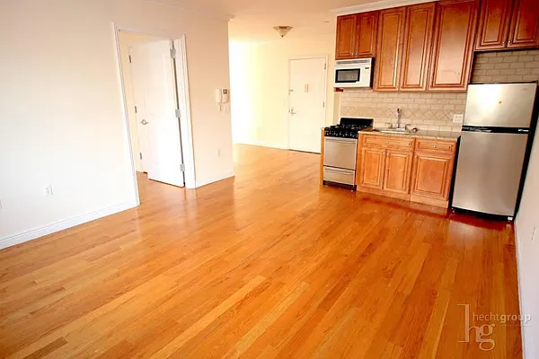 Rented by Hecht Group | media 6