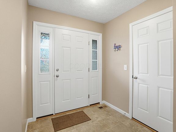 3rd image of 1728 Hunters Ridge Dr