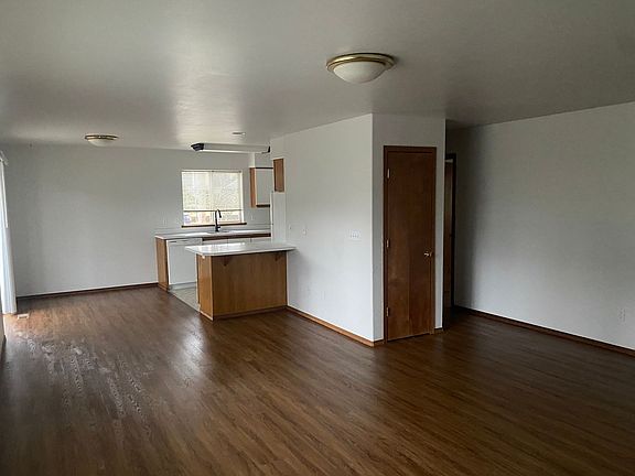 3rd image of 705 N 6th St #A