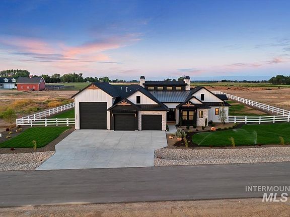 2nd image of 13585 Centerland Dr