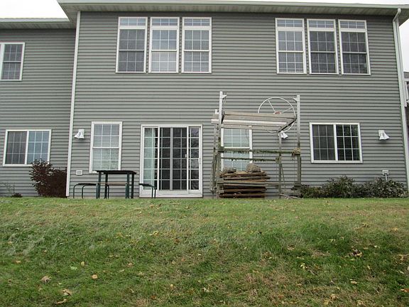 5th image of 528 W Lake Dr