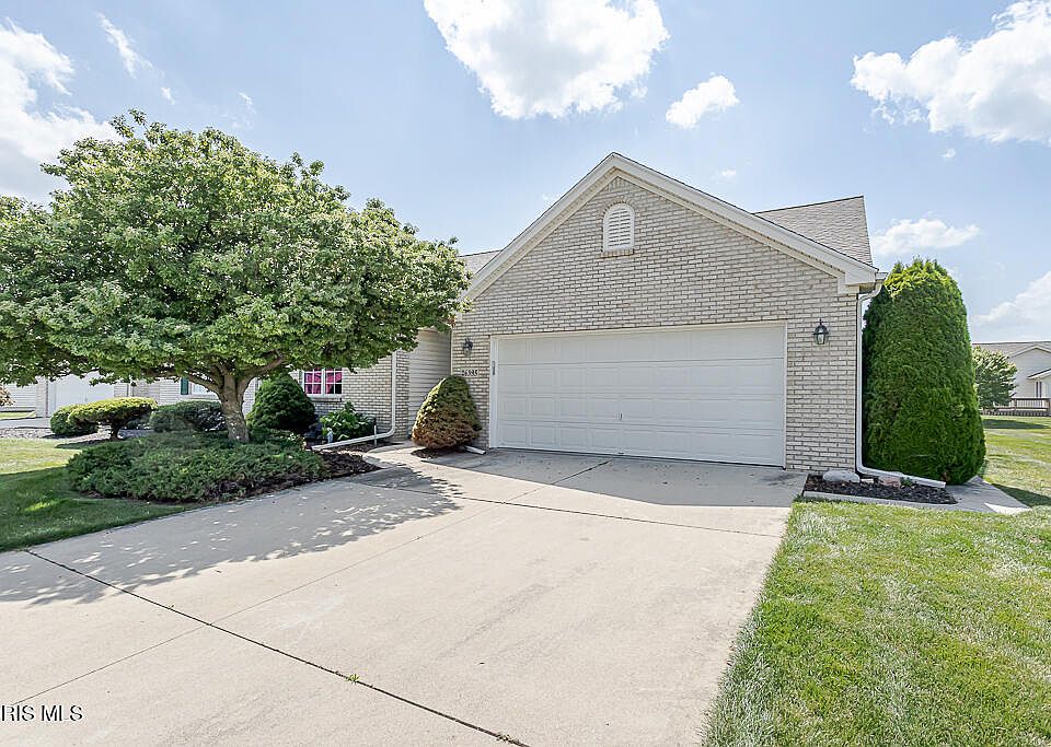 1st image of 26395 E Wexford Dr