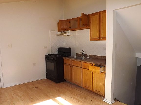 5th image of 14644 Blackstone Ave