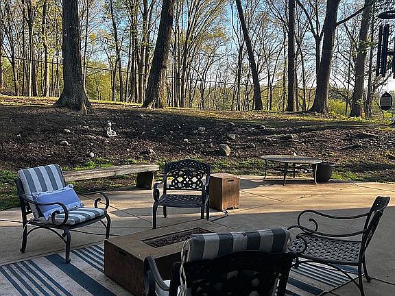 5th image of 1029 Eagle Point Rd