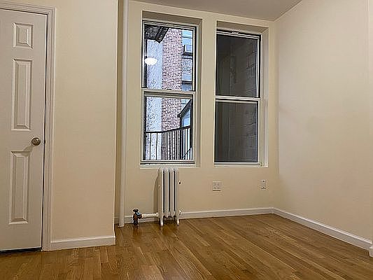 4th image of 152 7th Ave S #1B