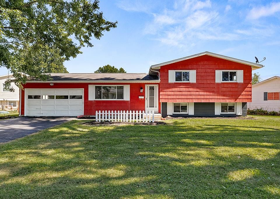 1st image of 166 Essex Cir
