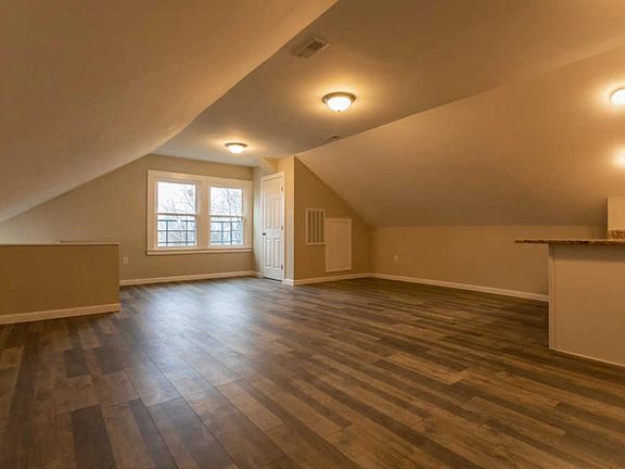 5th image of 1852 Clarion Ave #2