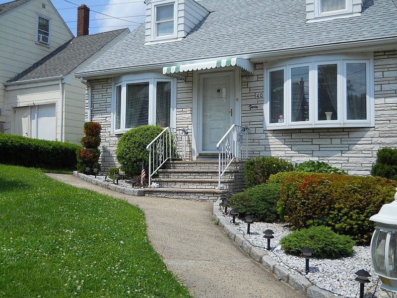 2nd image of 40 Noel Dr