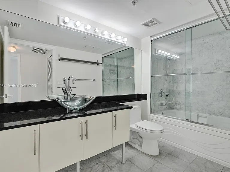 31 SE 5th St #2305 — Photo 23
